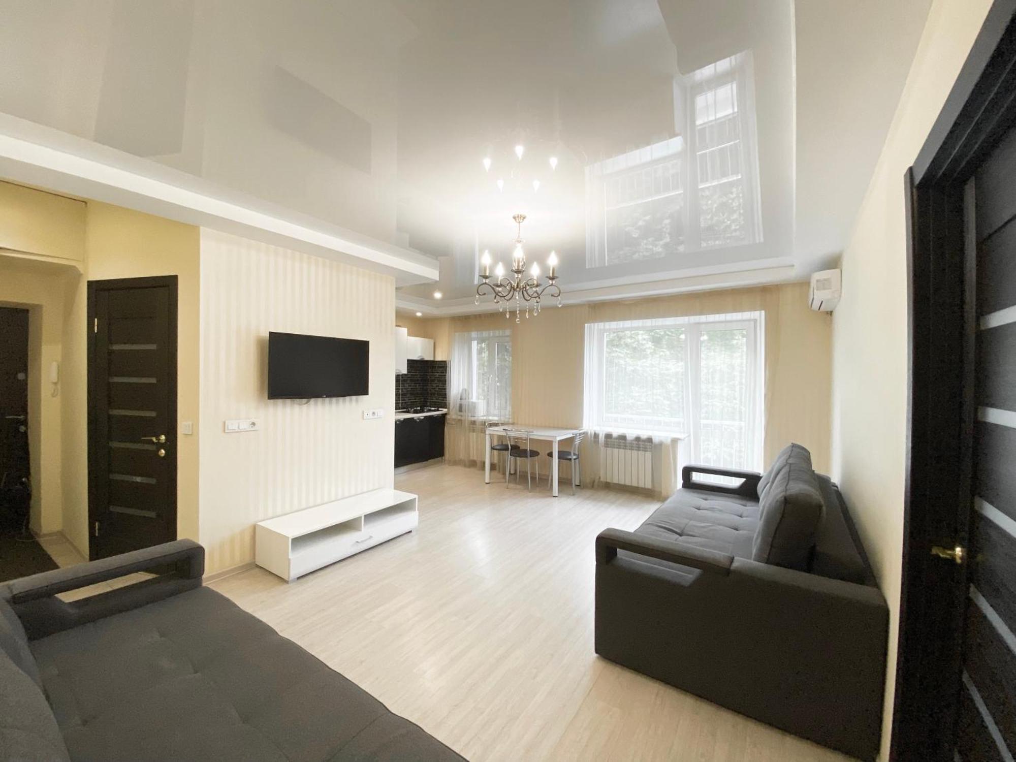 Spacious 1-Bedroom Near Most City Center Dnipro Esterno foto
